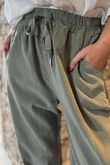 Made in Italy Baby Cord Classic Slim Jogger Soft Khaki /10 
